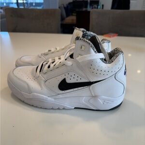 Nike Flight 89 Mid Sneakers